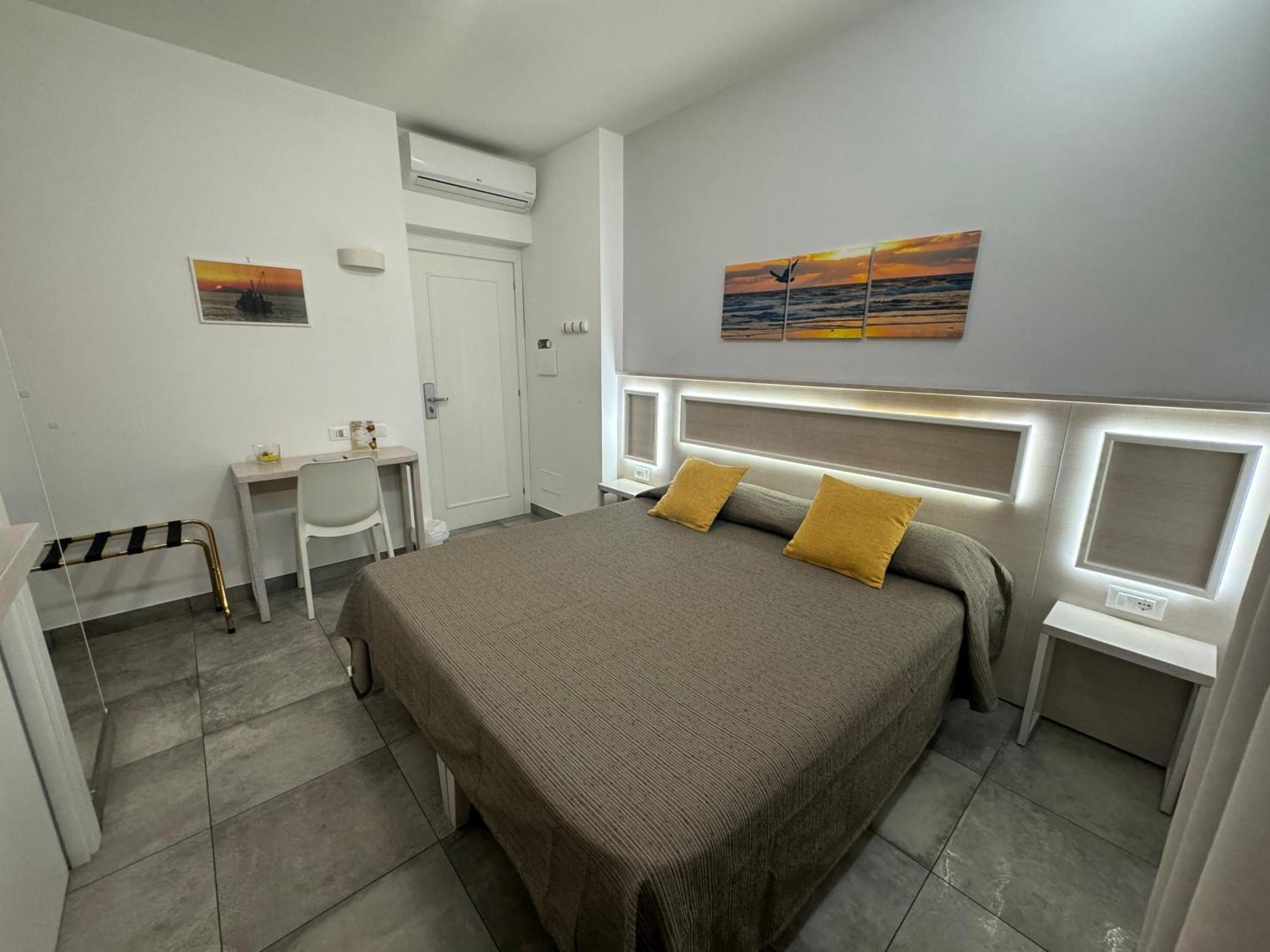B&B Holiday Tropea Exteriör bild